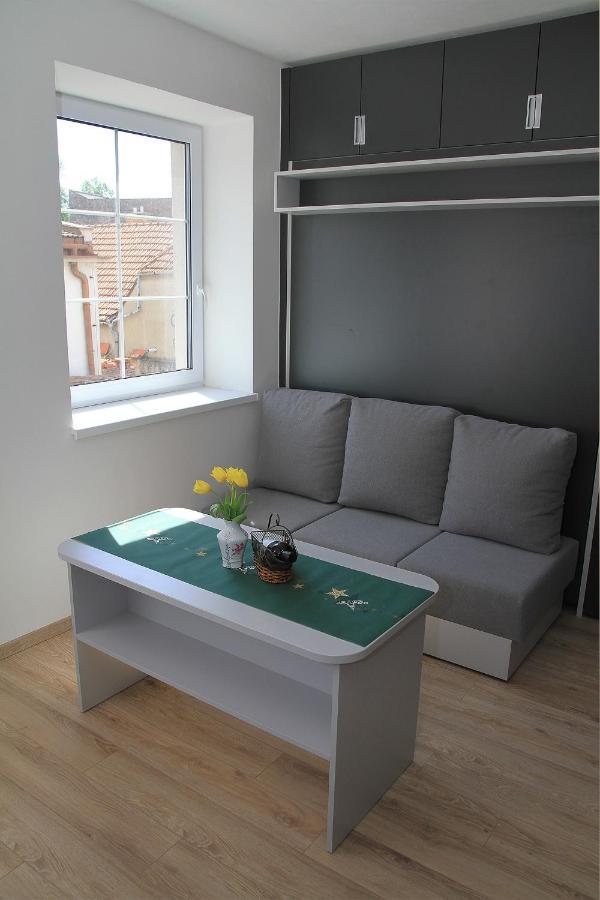 Velovino Apartman Мікулов Екстер'єр фото